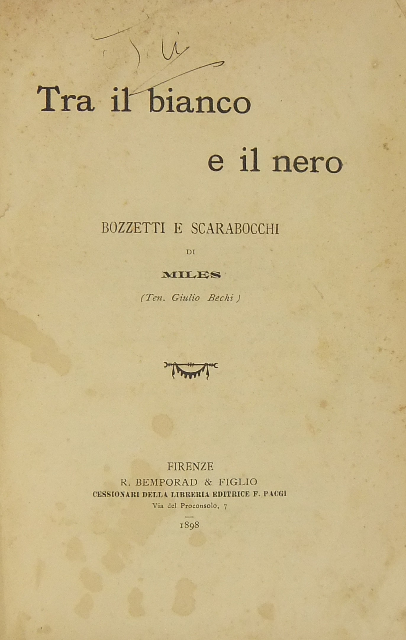 Tra il bianco e il nero. Bozzetti e scarabocchi