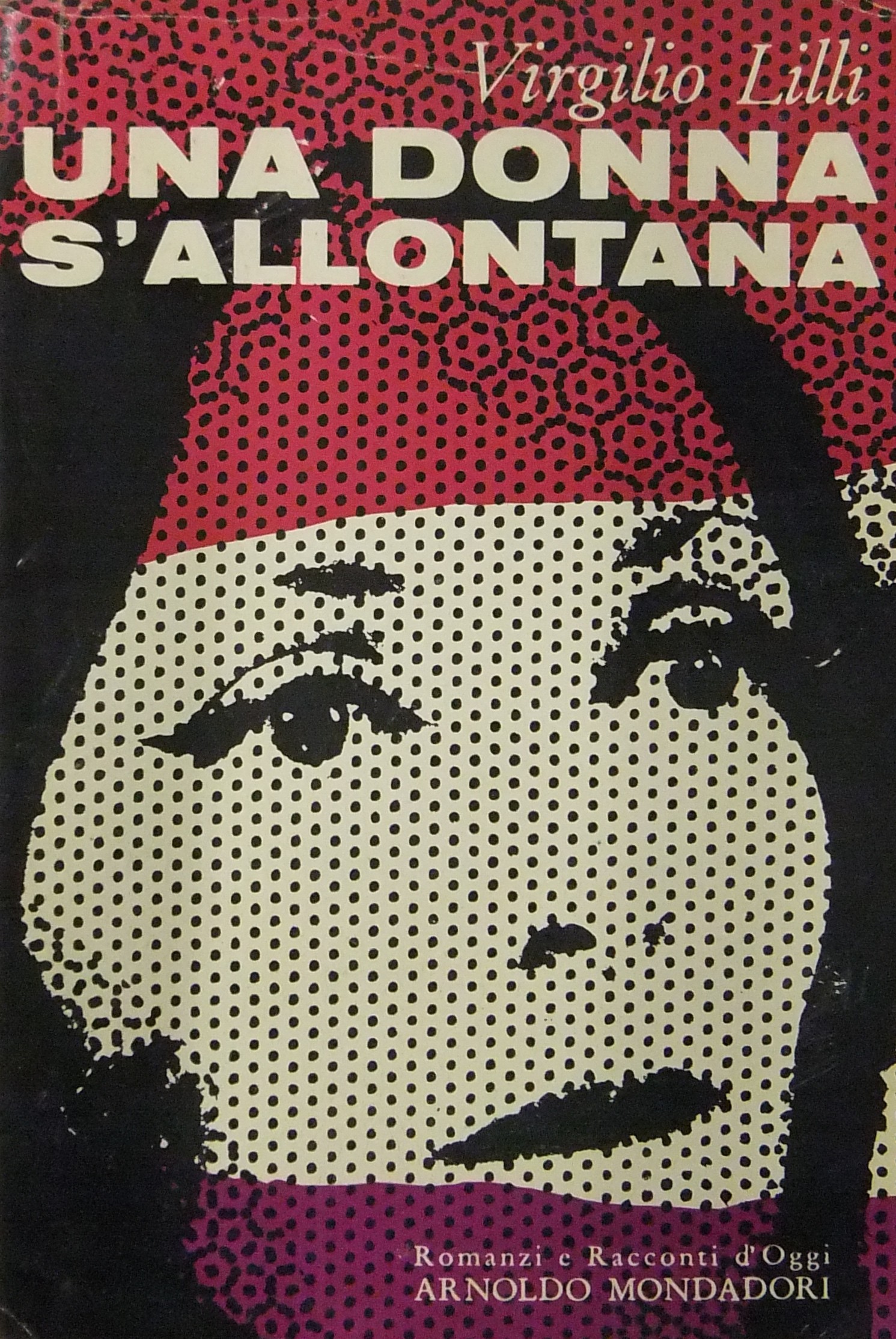 Una donna s'allontana