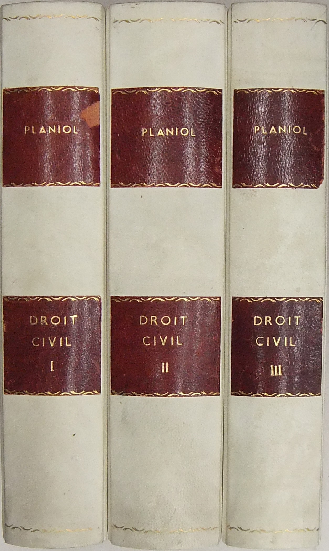 Traité élémentaire de droit civil conforme au programme officiel des facultés de droit.