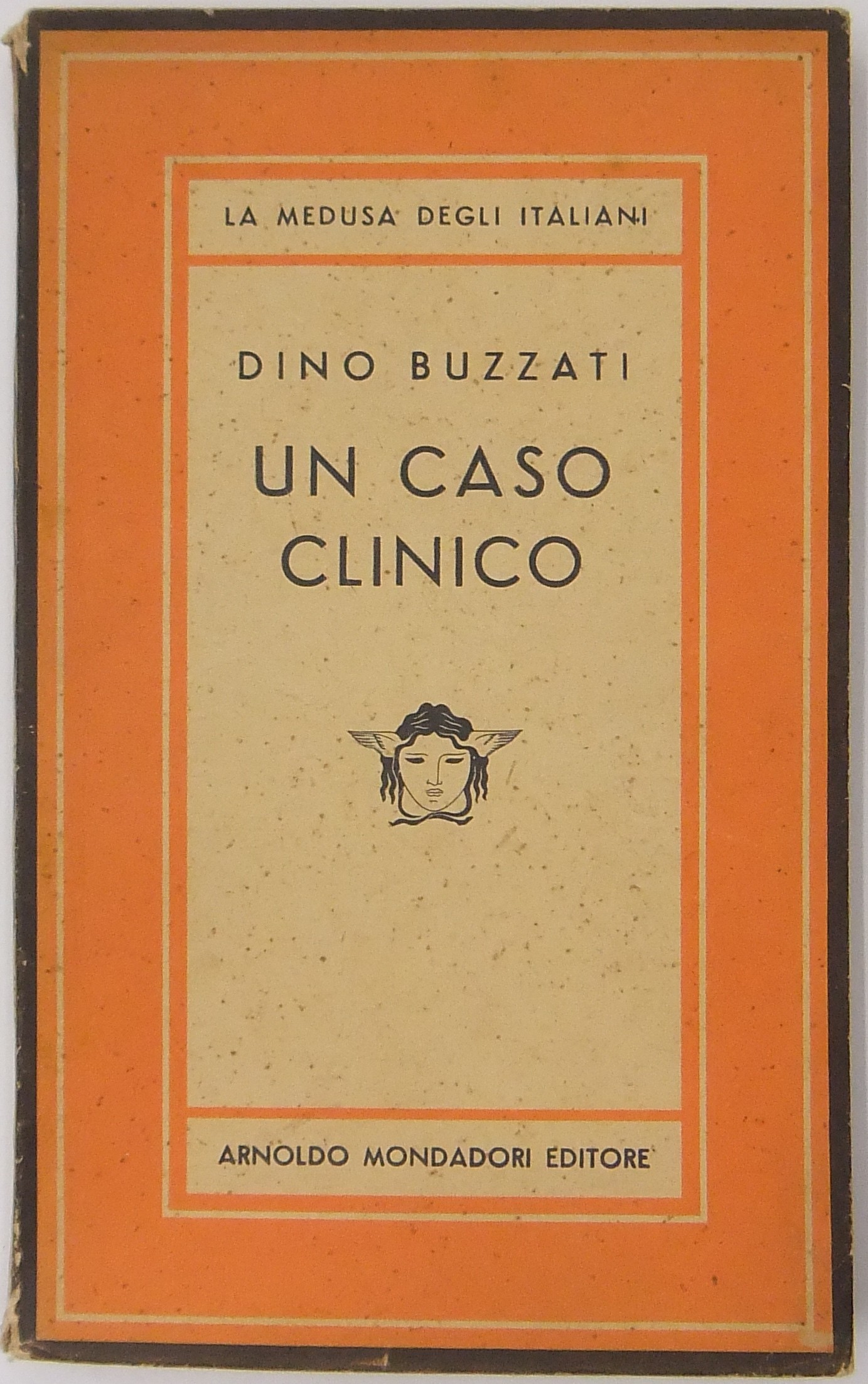 Un caso clinico commedia in due tempi e 13 quadri