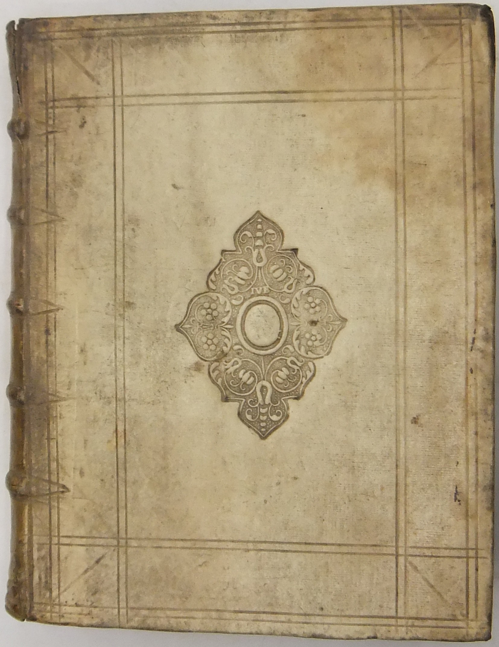 Arnoldi Vinnii JC. In quatuor libros institutionum imperialium commentarius academicus et forensis.