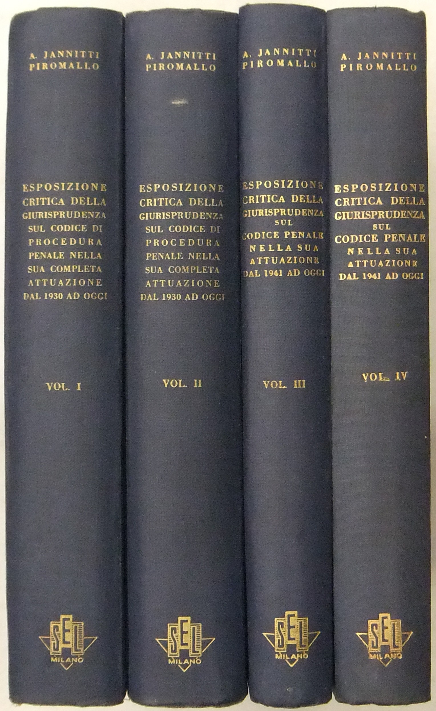 Esposizione critica della giurisprudenza sul codice di procedura penale nella sua completa attuazione.